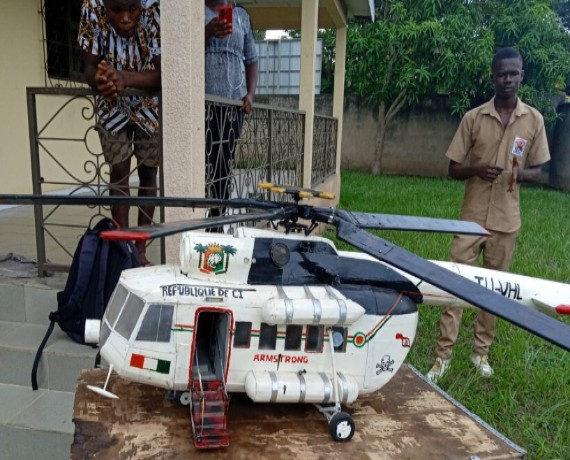 Un lycéen de Toumodi construit un hélicoptère