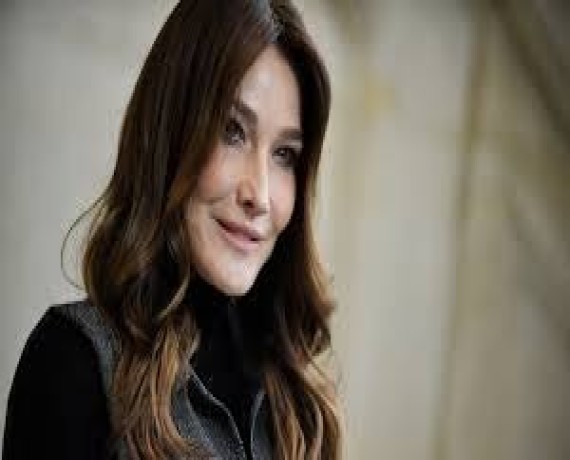 France : Carla Bruni-Sarkozy, ex-première dame, mise en examen et placée sous contrôle judiciaire