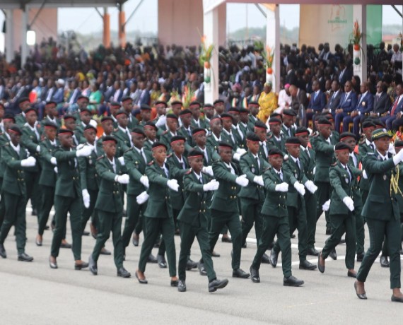 64e anniversaire de l’indépendance de la Côte d’Ivoire à Grand-Bassam: les défilés de 15 entités civiles et de 11 détachements militaires ont marqué les festivités