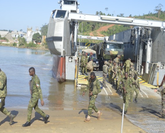 Exercice conjoint entre les forces armées ivoiriennes et françaises à Abidjan et Jacqueville