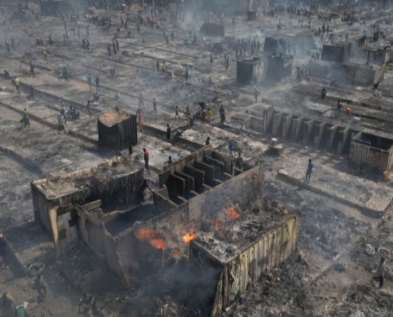 Ghana : un incendie ravage le principal marché de vêtement de seconde main à Accra