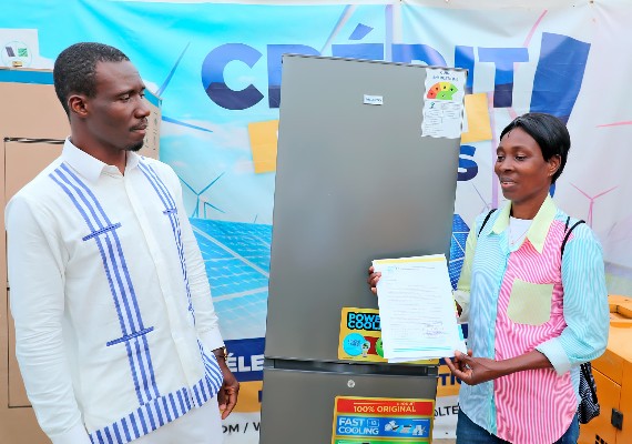 après la 4e édition de l’université africaine de l’entrepreneuriat (uae), dr traoré honore sa promesse à une entrepreneure