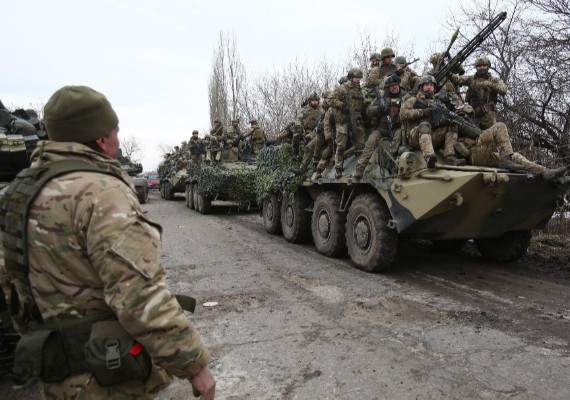 crise en ukraine : une attaque  par drones frappe des bases aériennes russes à longue distance