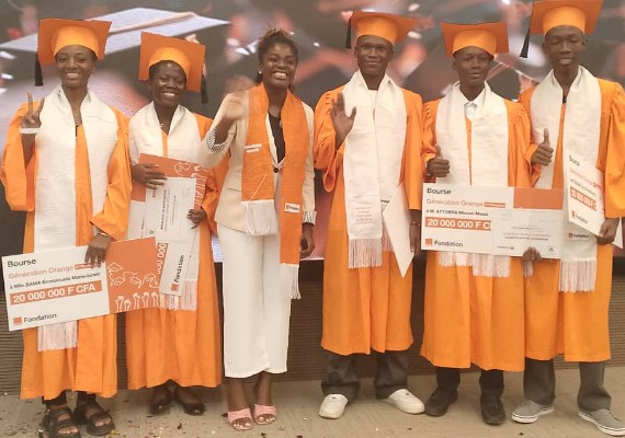 Promotion de l'excellence : 39 des meilleurs bacheliers de « Génération Orange » se partagent 130 millions FCFA