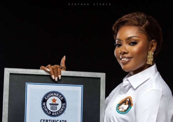 Guinness Word Records: la portraitiste ivoirienne Mylène Amon a reçu son certificat