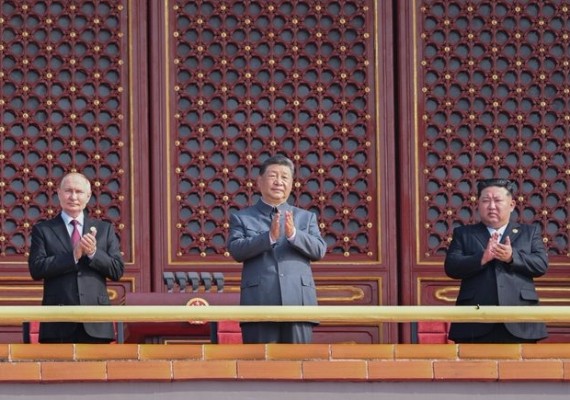 rencontre historique : xi jinping, vladimir poutine et kim jong un côte à côte à pékin