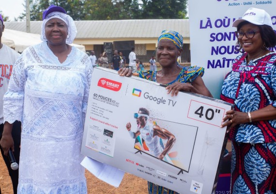 Solidarité à Kouibly : L'ONG Wou-Flo offre le sourire à 600 élèves et 40  veuves