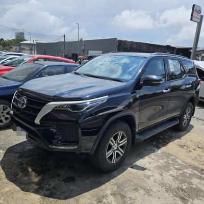 Toyota fortuner annÈe 2024