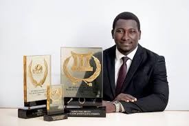 Célébration de l’excellence journalistique : l’UNJCI reporte le week-end des Ebony